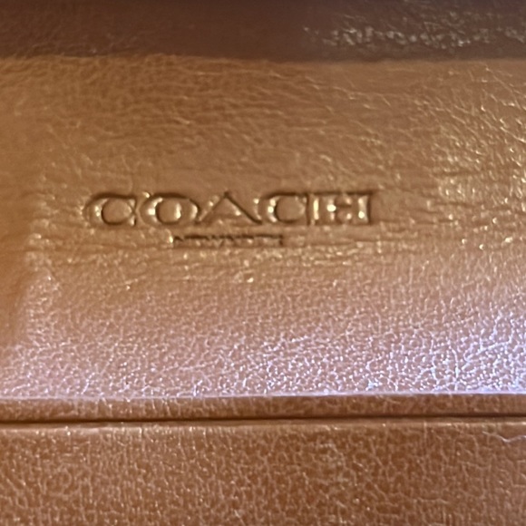 Coach Women’s wallet in Honey color - Picture 10 of 12